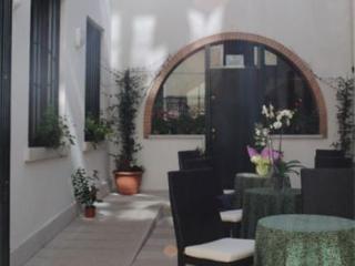 Acca Hotel